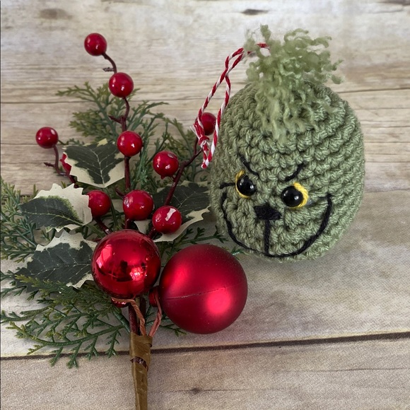 Grinch Head Ornament Hand Crafted Crochet - Picture 8 of 9